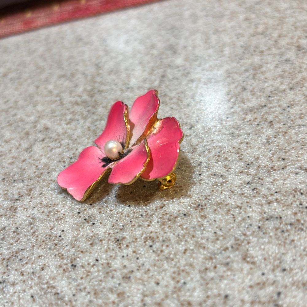 Vintage Pink Floral Brooch with Pearl Accent - Picture 5 of 5